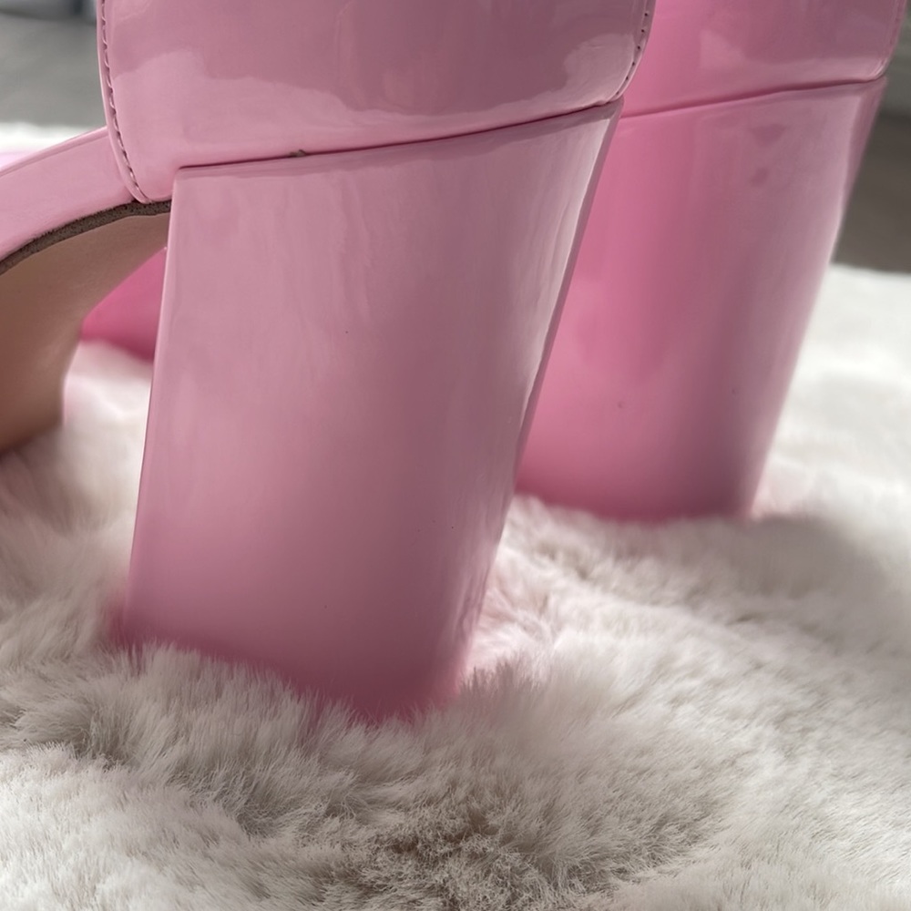 💕𝑴𝒂𝒅𝒅𝒆𝒏 𝑮𝒊𝒓𝒍 𝑮𝒍𝒐𝒔𝒔𝒚 𝑷𝒍𝒂𝒕𝒇𝒐𝒓𝒎 𝑫𝒓𝒆𝒔𝒔 𝑺𝒂𝒏𝒅𝒂𝒍💕 - Picture 4 of 8